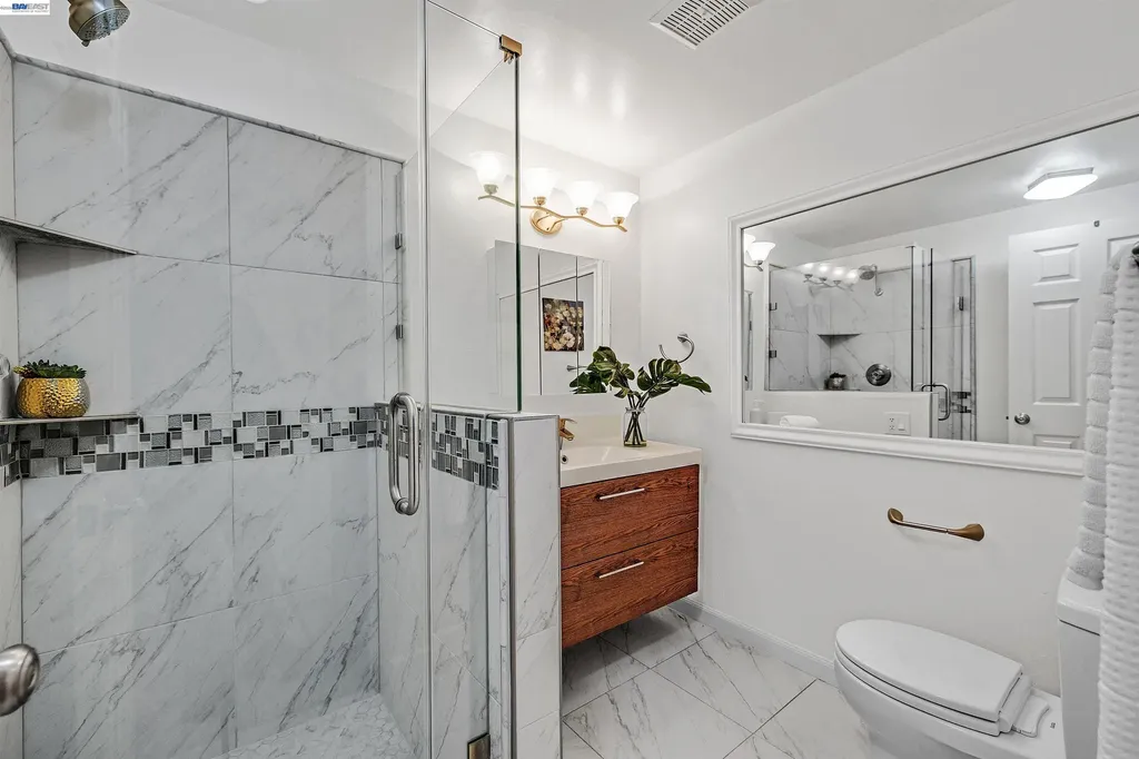 1120 Hollywood Avenue Oakland CA 94602