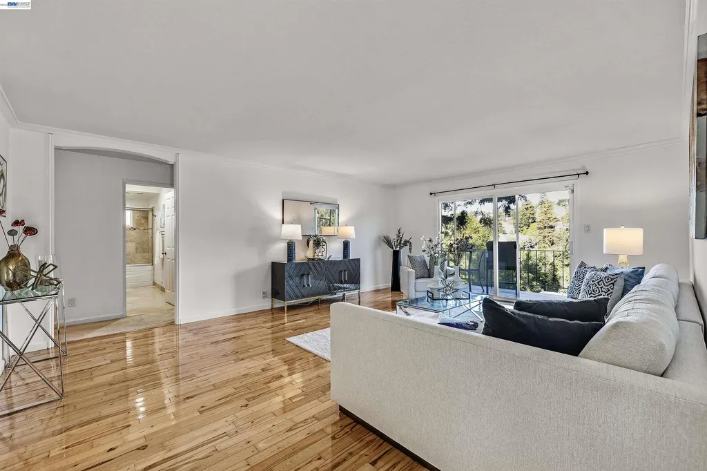 1120 Hollywood Avenue Oakland CA 94602