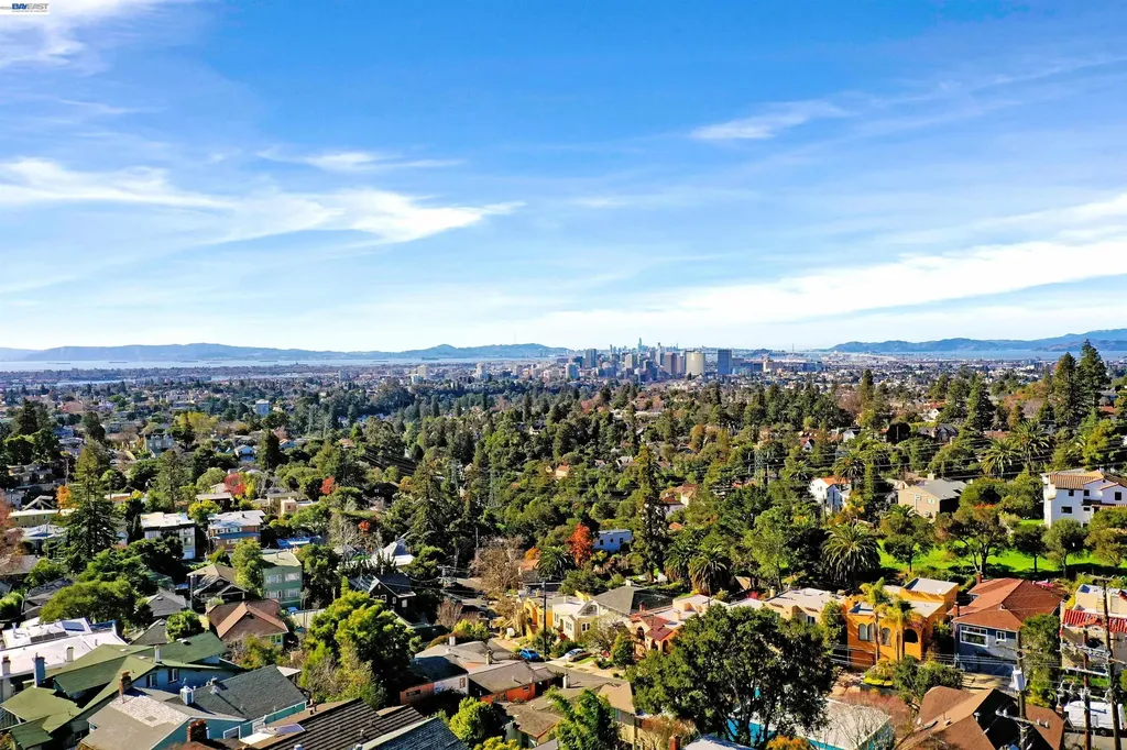 1120 Hollywood Avenue Oakland CA 94602