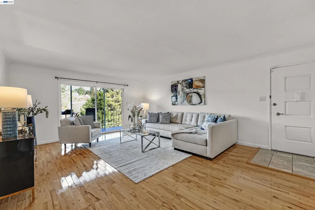 1120 Hollywood Avenue Oakland CA 94602