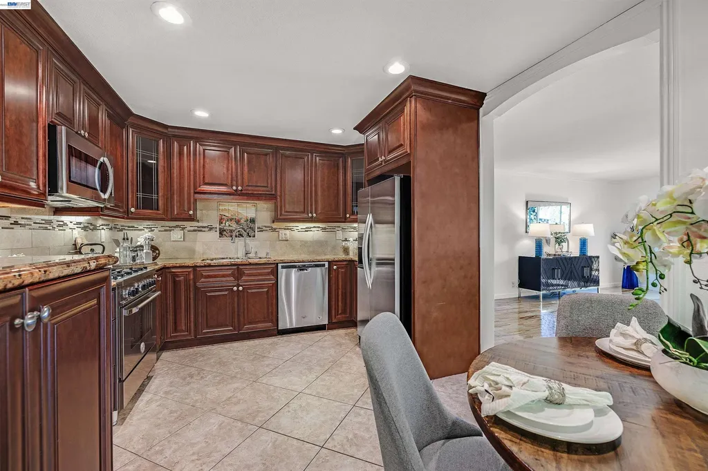 1120 Hollywood Avenue Oakland CA 94602