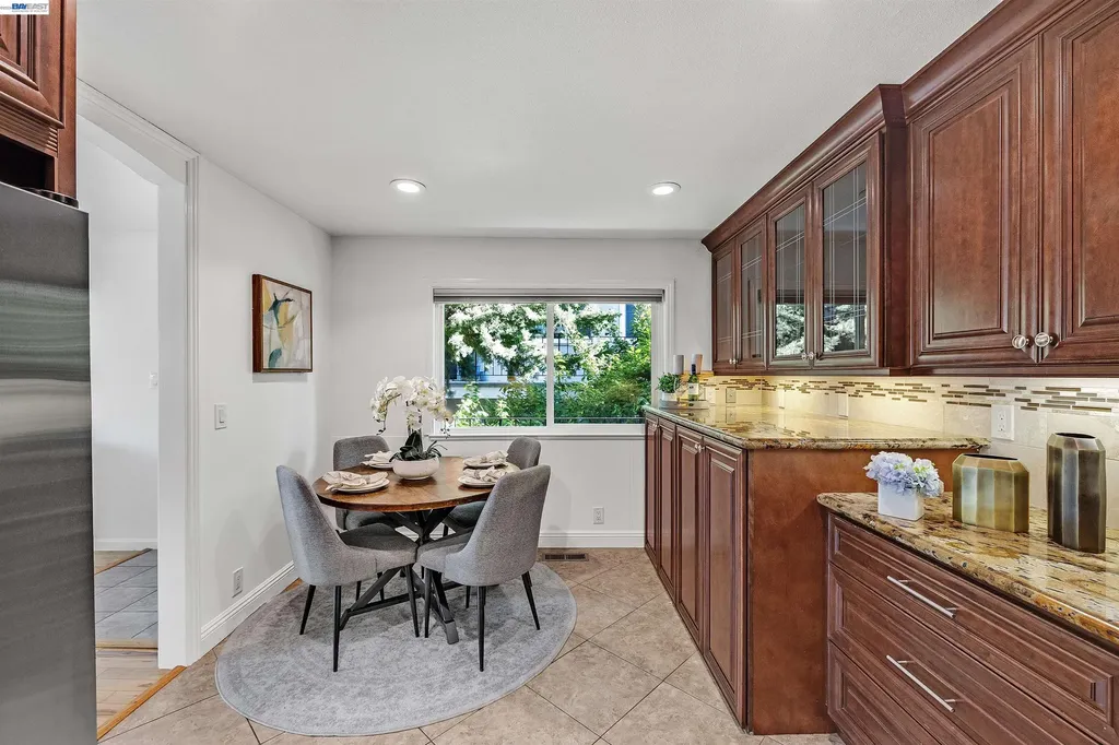 1120 Hollywood Avenue Oakland CA 94602