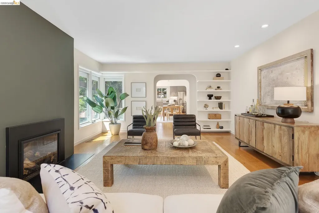 454 Vincente Avenue Berkeley CA 94707