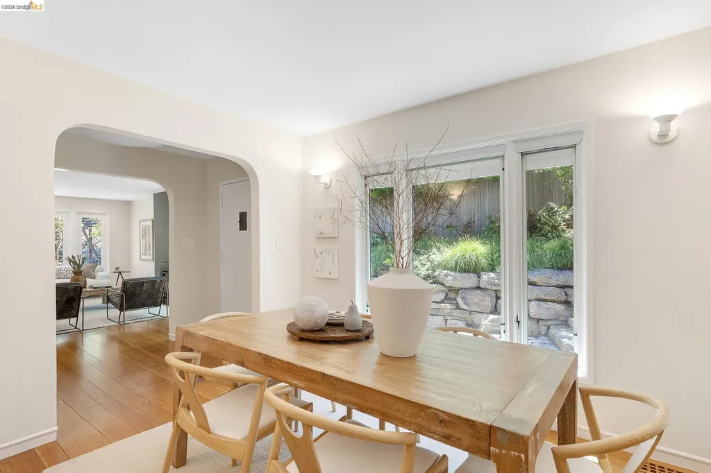 454 Vincente Avenue Berkeley CA 94707