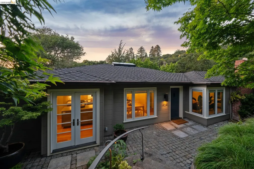 454 Vincente Avenue Berkeley CA 94707