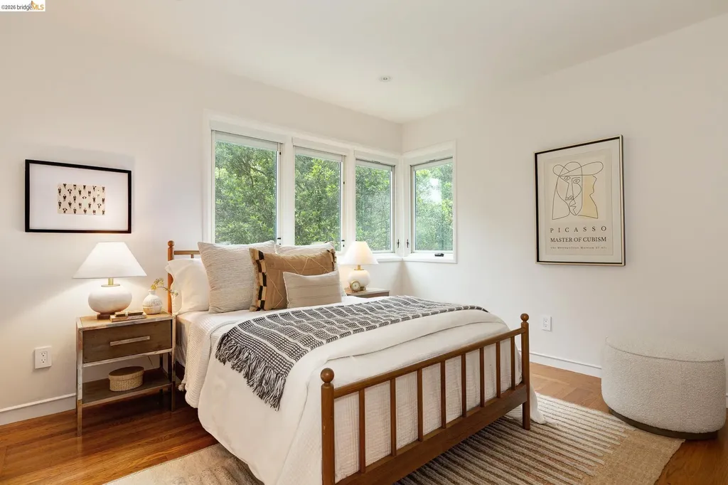454 Vincente Avenue Berkeley CA 94707