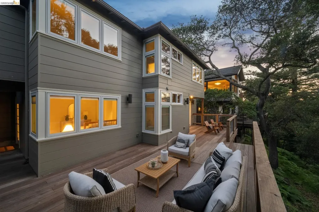 454 Vincente Avenue Berkeley CA 94707