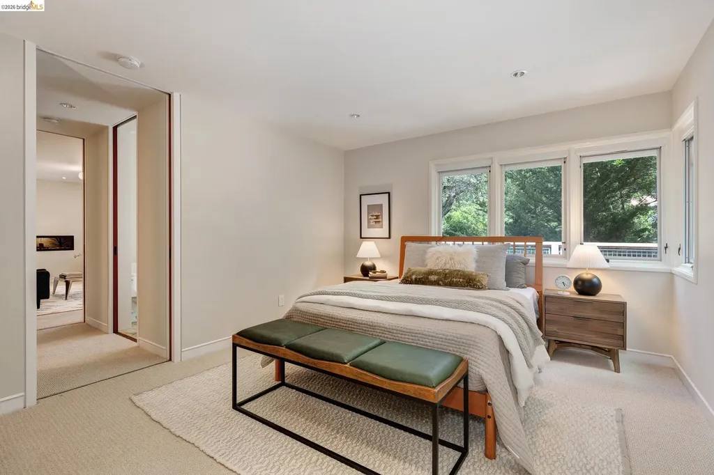 454 Vincente Avenue Berkeley CA 94707