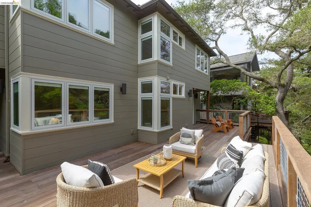 454 Vincente Avenue Berkeley CA 94707