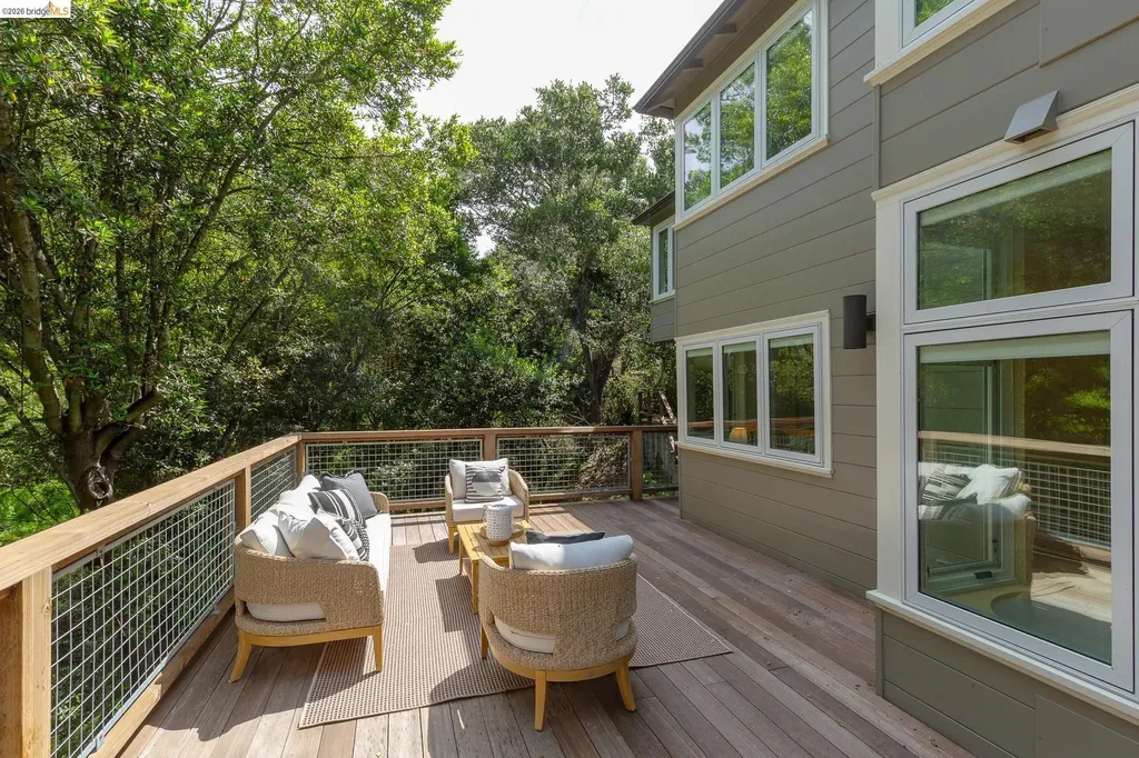 454 Vincente Avenue Berkeley CA 94707