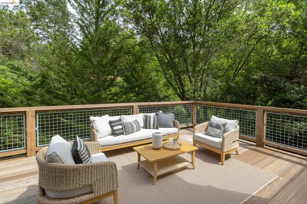 454 Vincente Avenue Berkeley CA 94707