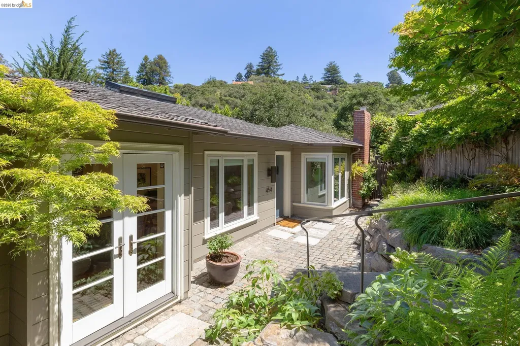 454 Vincente Avenue Berkeley CA 94707
