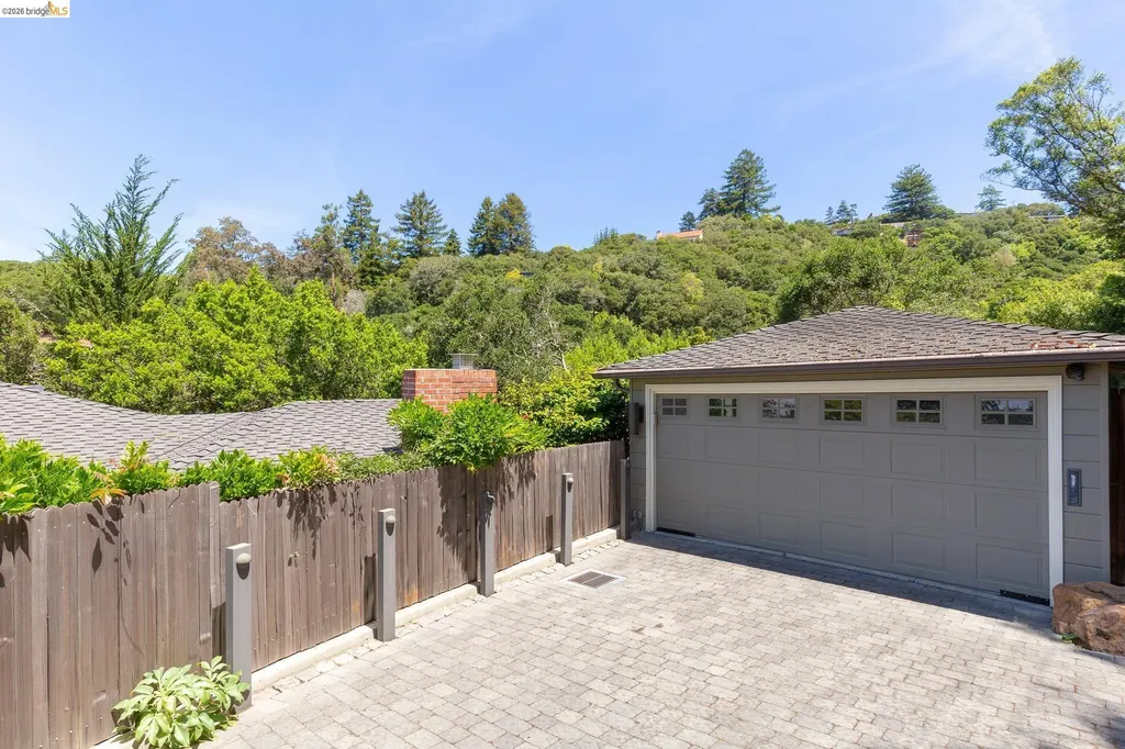 454 Vincente Avenue Berkeley CA 94707