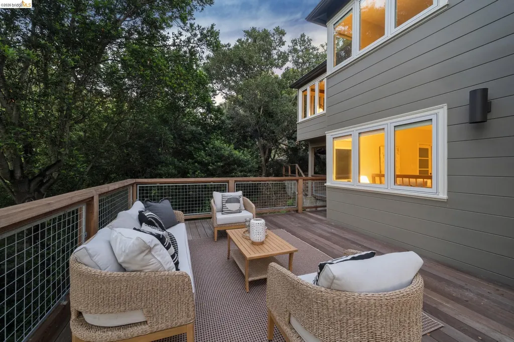 454 Vincente Avenue Berkeley CA 94707