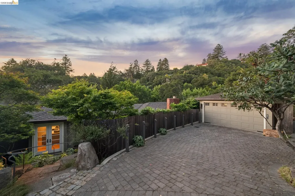 454 Vincente Avenue Berkeley CA 94707