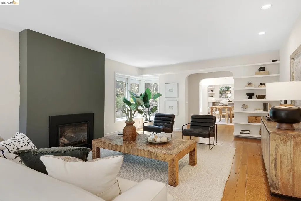 454 Vincente Avenue Berkeley CA 94707