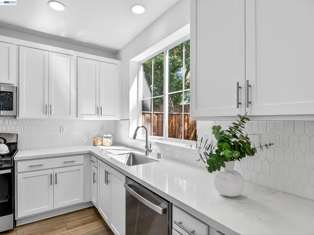 34905 Limestone Court Union City CA 94587