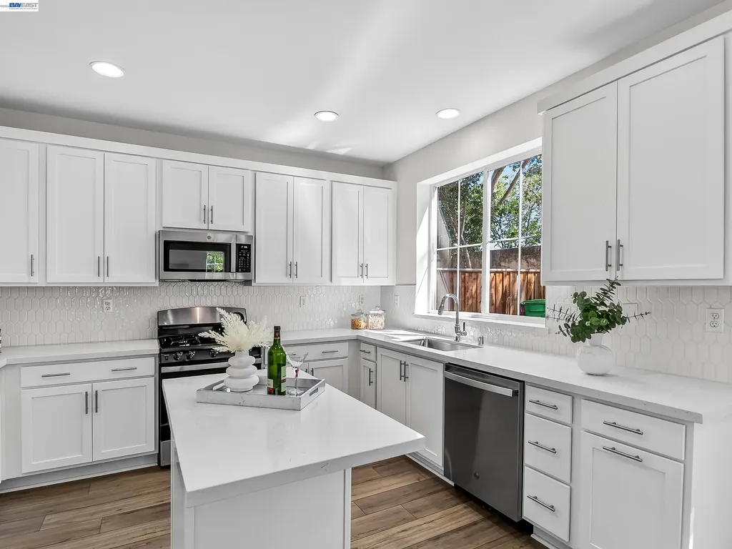 34905 Limestone Court Union City CA 94587