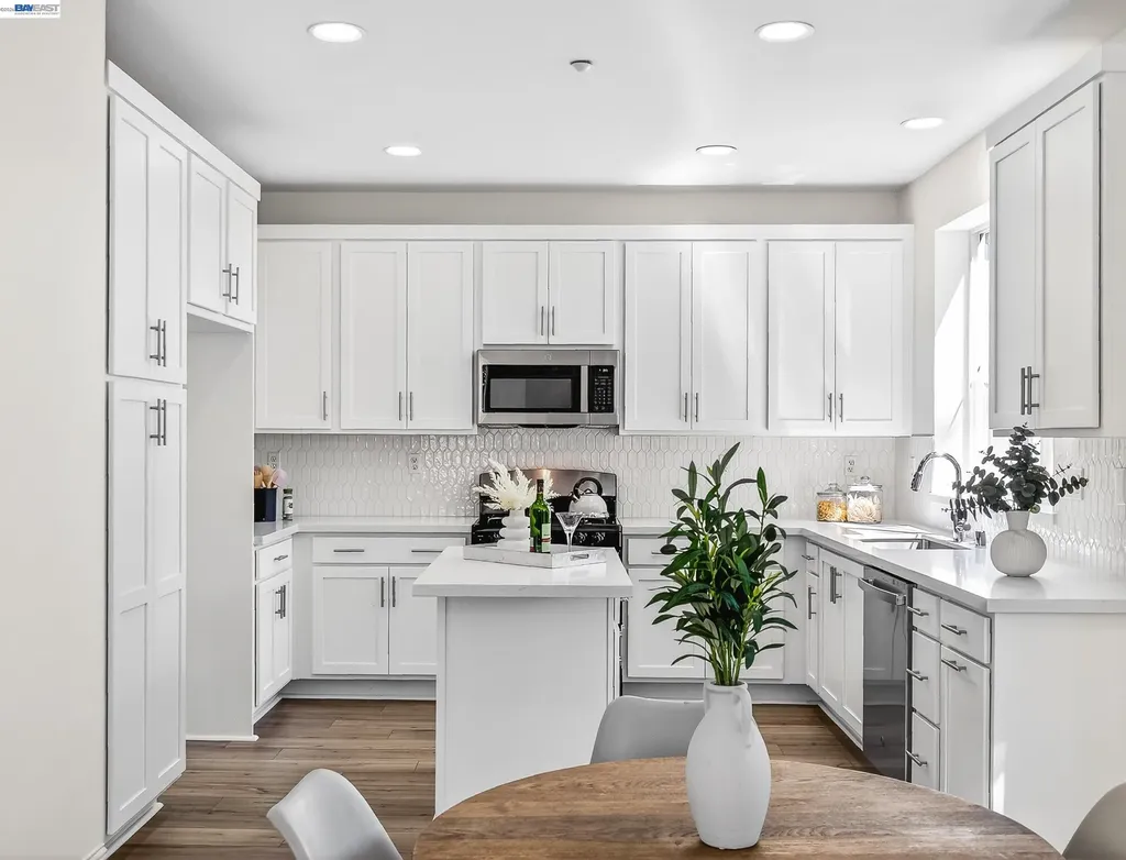 34905 Limestone Court Union City CA 94587
