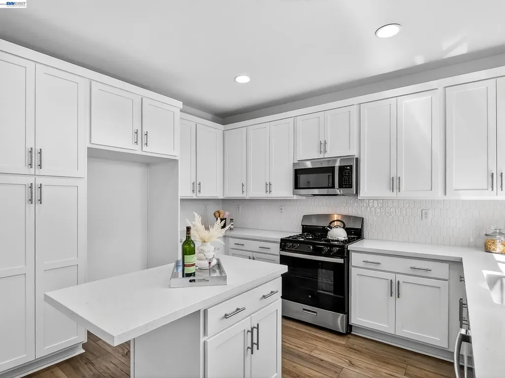34905 Limestone Court Union City CA 94587