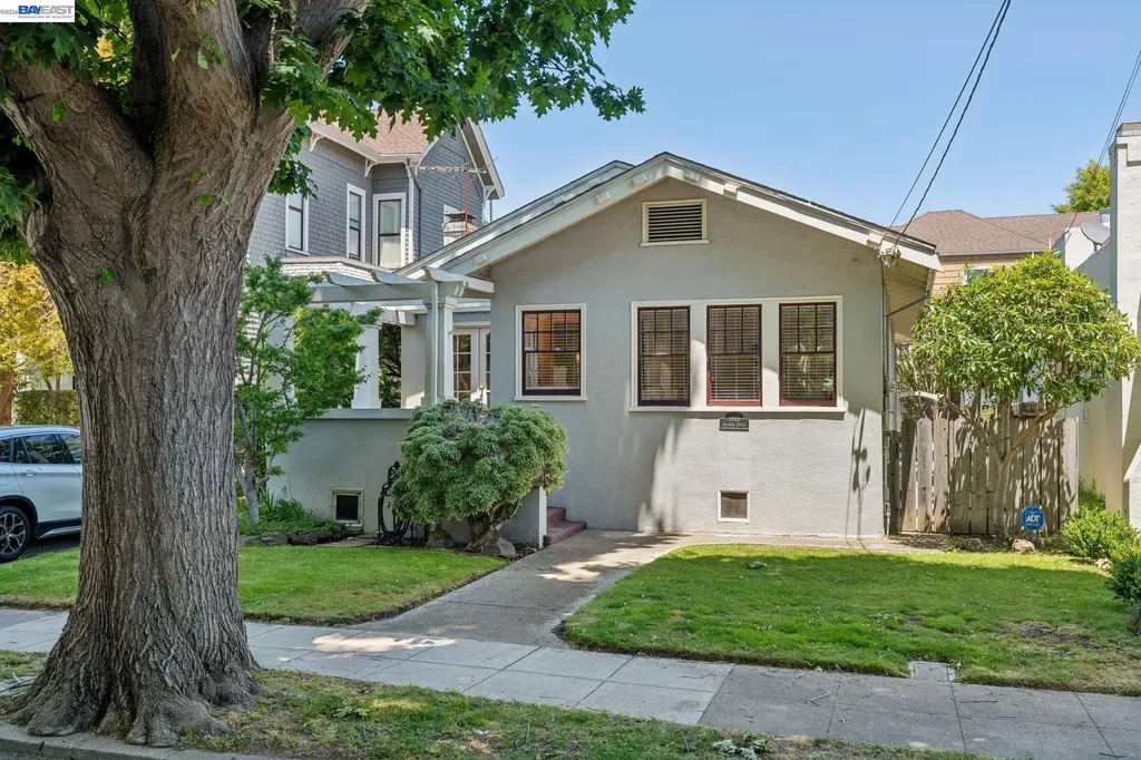 1915 Alameda Avenue Alameda CA 94501