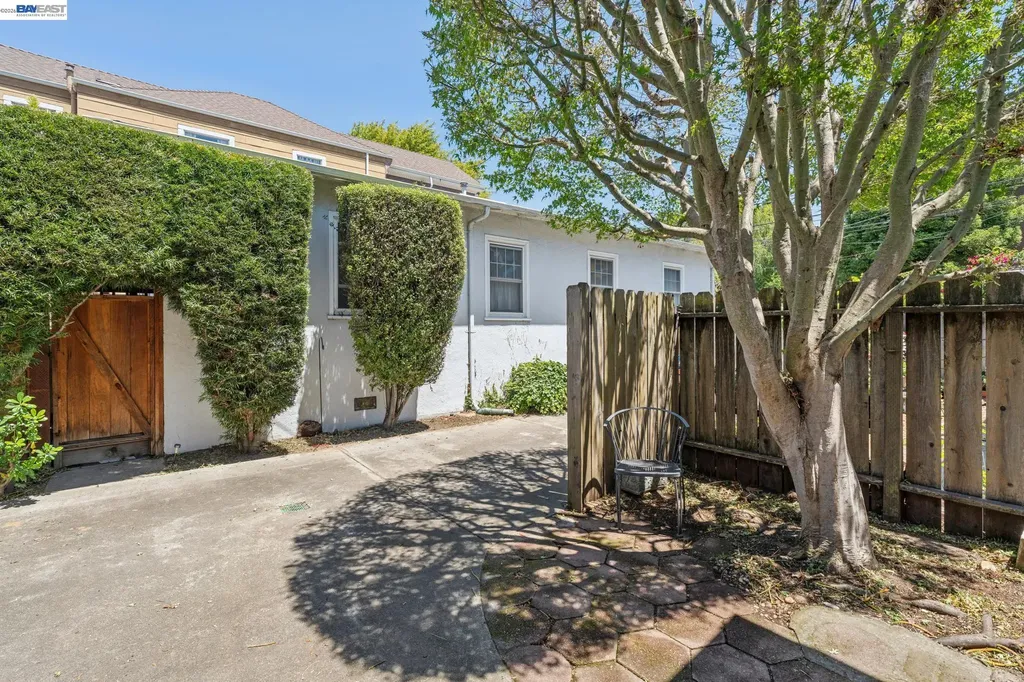 1915 Alameda Avenue Alameda CA 94501