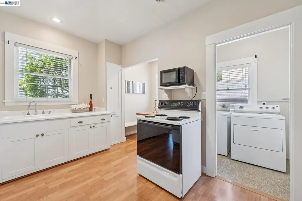 1915 Alameda Avenue Alameda CA 94501
