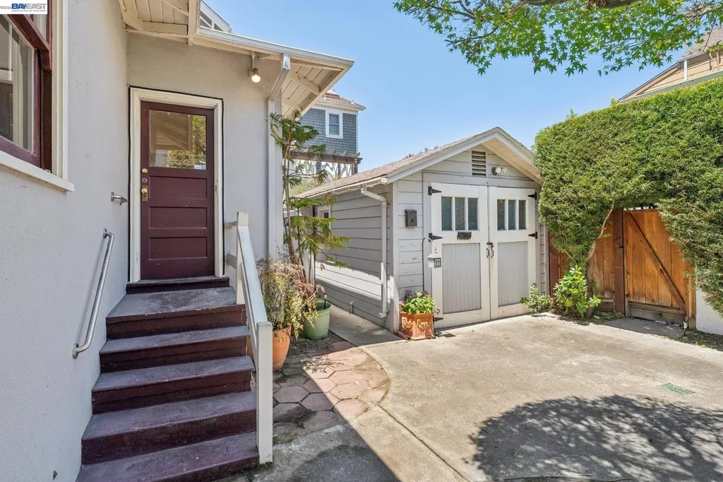 1915 Alameda Avenue Alameda CA 94501