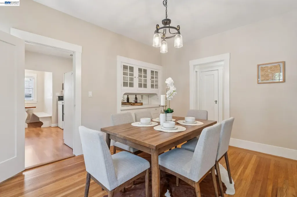 1915 Alameda Avenue Alameda CA 94501
