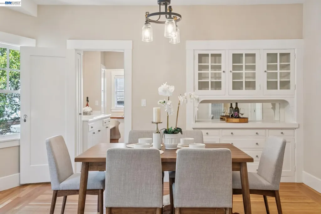 1915 Alameda Avenue Alameda CA 94501