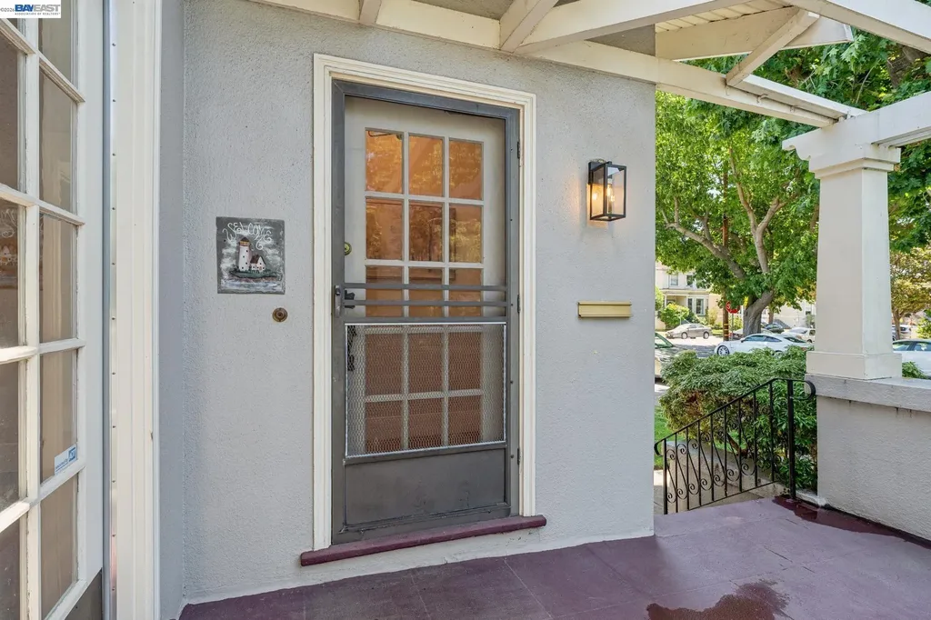 1915 Alameda Avenue Alameda CA 94501