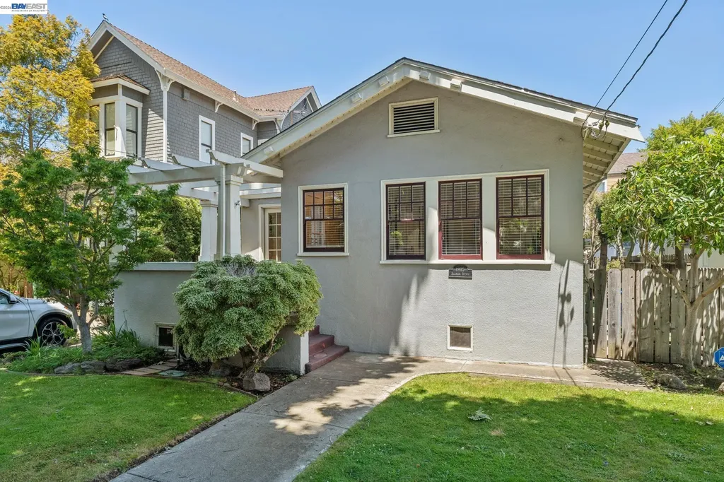 1915 Alameda Avenue Alameda CA 94501