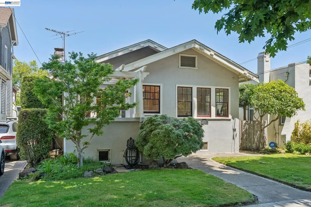1915 Alameda Avenue Alameda CA 94501