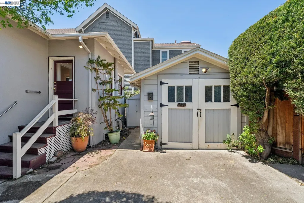 1915 Alameda Avenue Alameda CA 94501