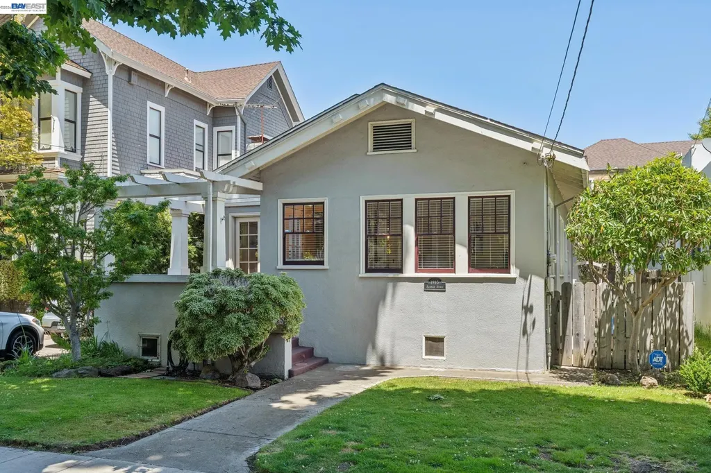 1915 Alameda Avenue Alameda CA 94501