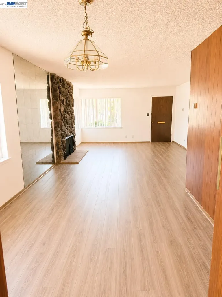 14621 Pansy Street San Leandro CA 94578