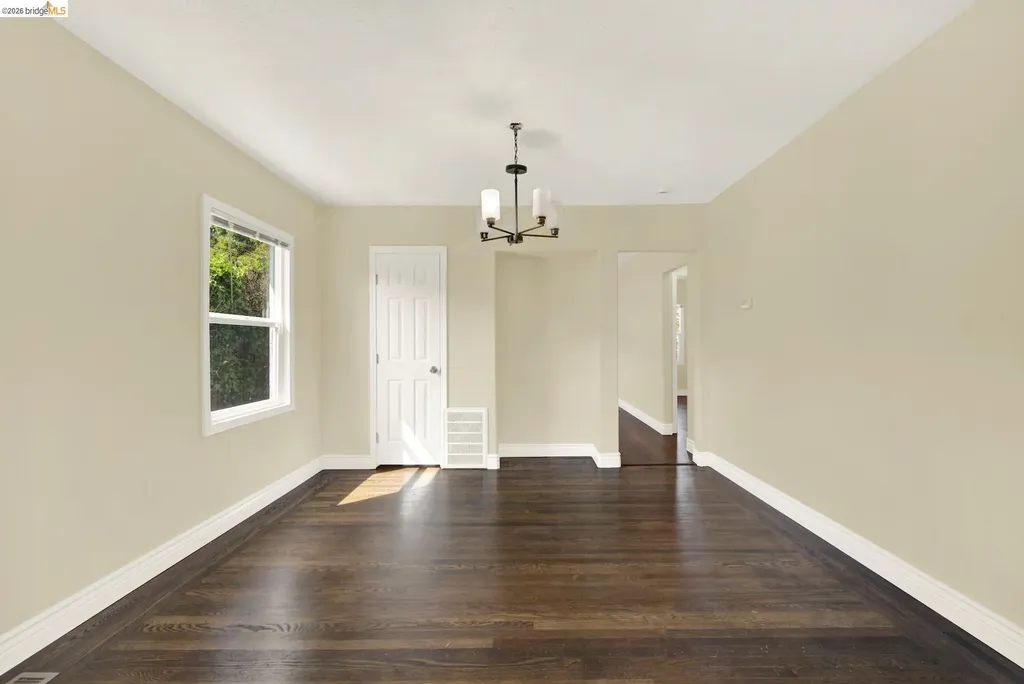 7317 Lockwood Street Oakland CA 94621