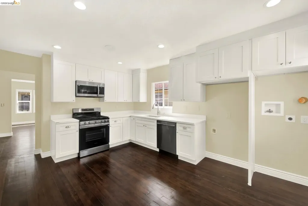 7317 Lockwood Street Oakland CA 94621