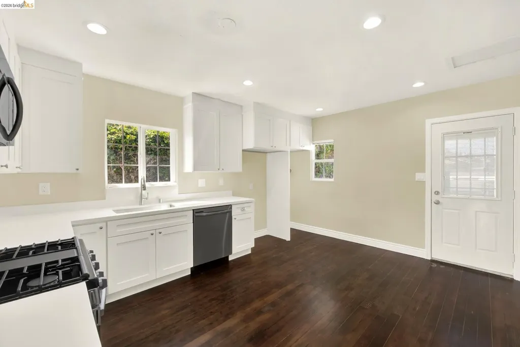 7317 Lockwood Street Oakland CA 94621