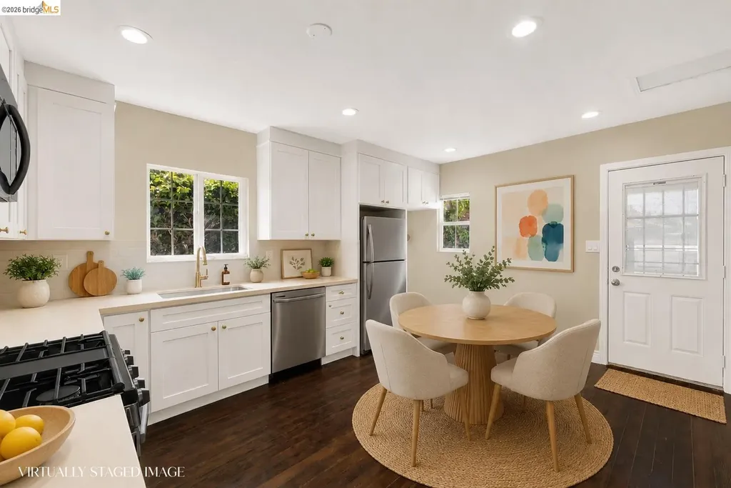 7317 Lockwood Street Oakland CA 94621