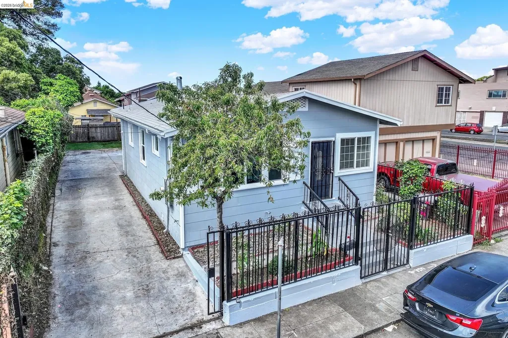 7317 Lockwood Street Oakland CA 94621