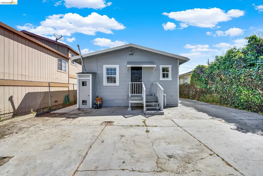 7317 Lockwood Street Oakland CA 94621
