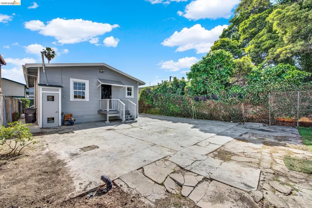 7317 Lockwood Street Oakland CA 94621