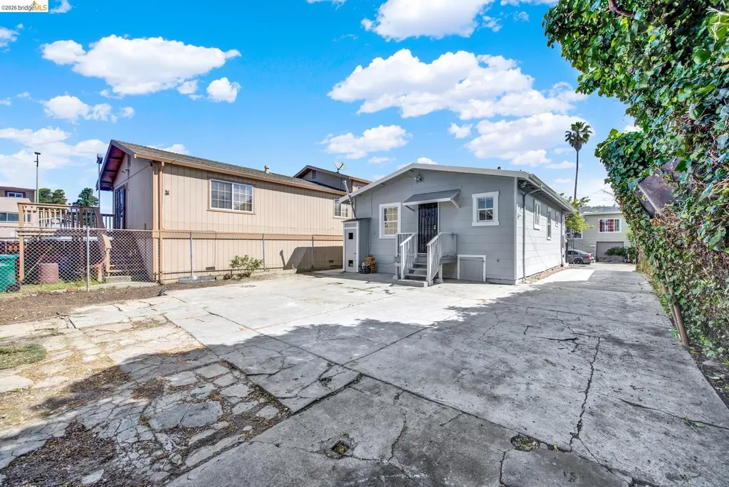 7317 Lockwood Street Oakland CA 94621