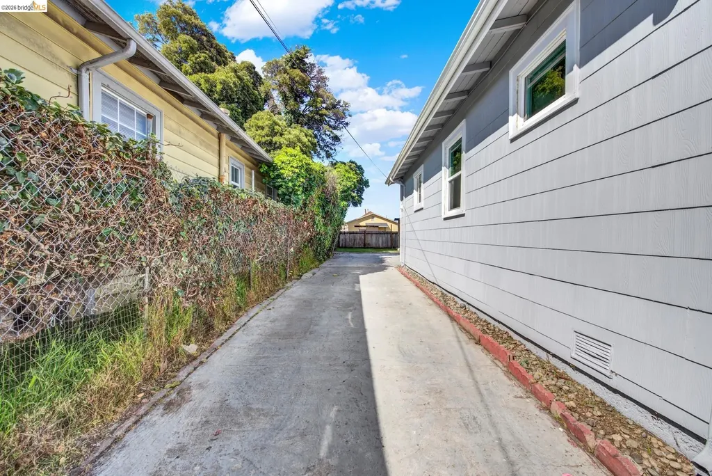 7317 Lockwood Street Oakland CA 94621
