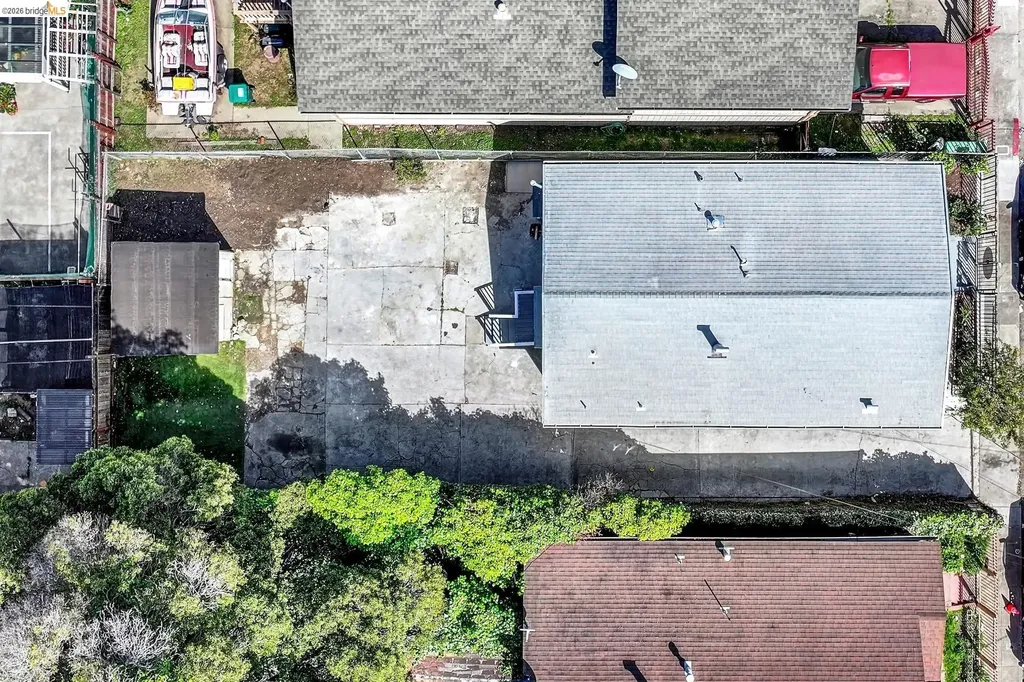 7317 Lockwood Street Oakland CA 94621
