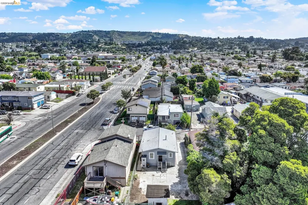 7317 Lockwood Street Oakland CA 94621