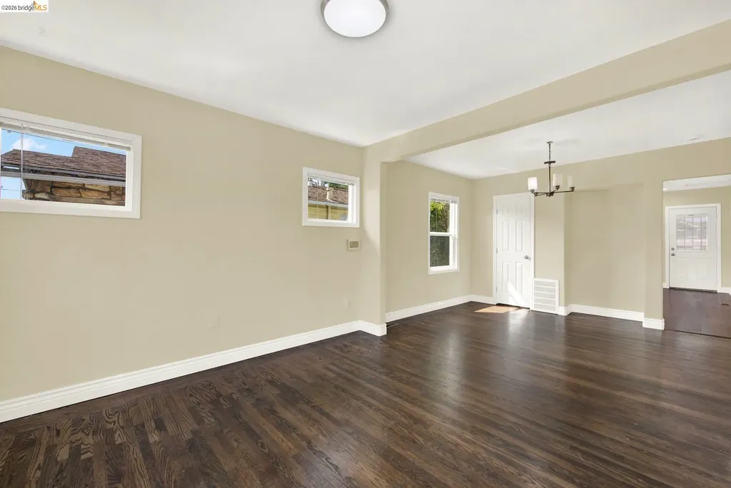 7317 Lockwood Street Oakland CA 94621