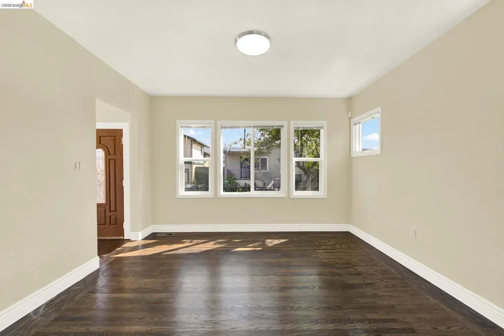 7317 Lockwood Street Oakland CA 94621