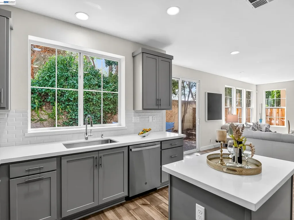 34907 Limestone Court Union City CA 94587